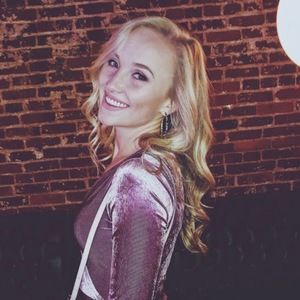 Meet your Posher, Dana